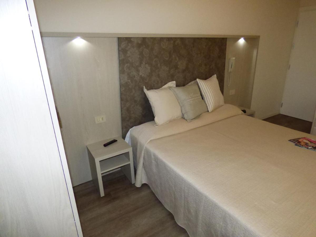 Design Hotel Astra B&B Misano Adriatico Zewnętrze zdjęcie